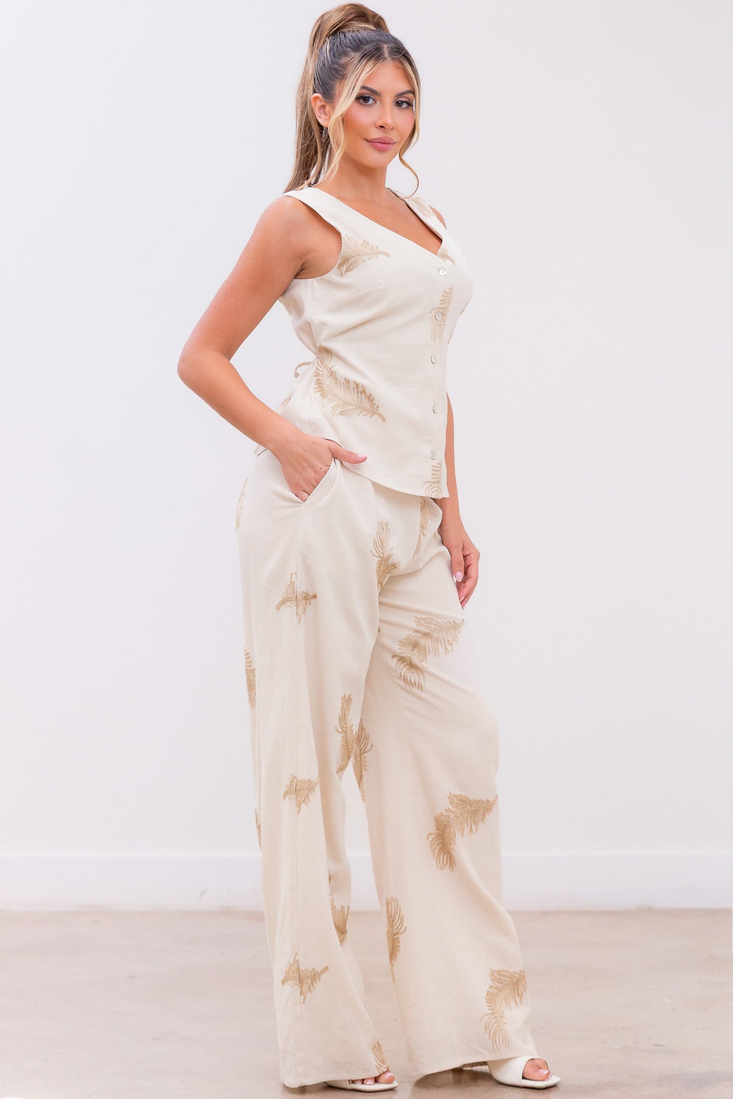 Embroidered V-neck Vest And Pants Set