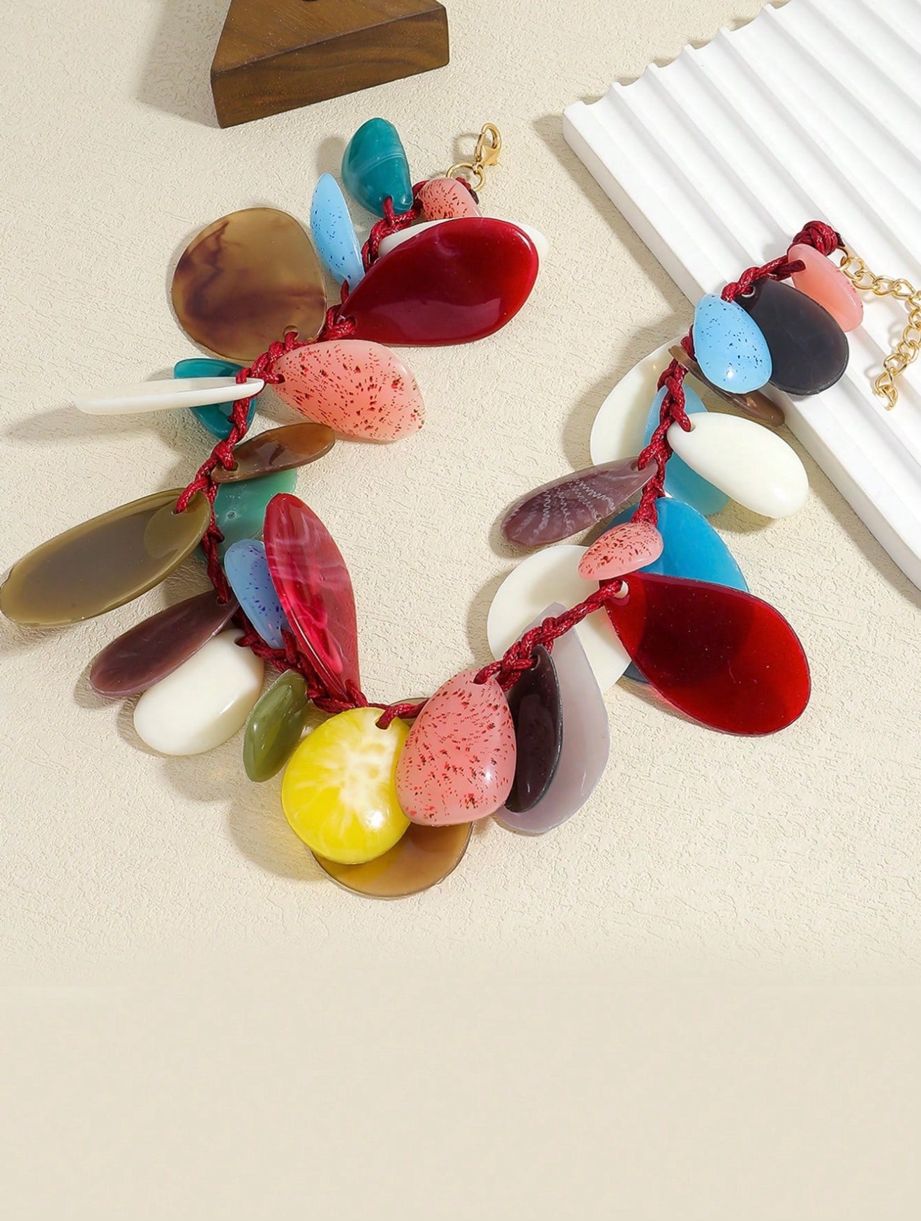 COLORED PETAL NECKLACE