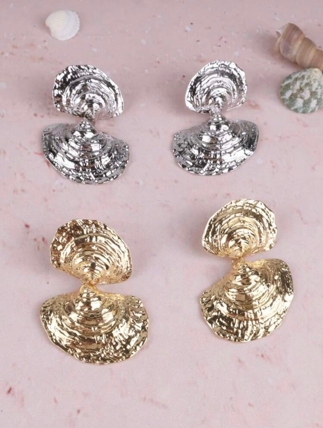VINTAGE METAL SEASHELL EARRINGS