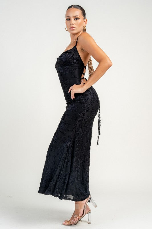 FLORAL EMBROIDERED MAXI DRESS