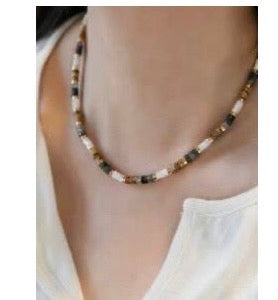 TWO LAYER BEADED NECKLACE AND PENDANT GOLD NECKLACE