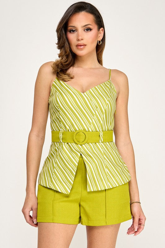 PRINTED ADJUSTABLE STRAP BELTED TOP WITH SOLID SHORT SET