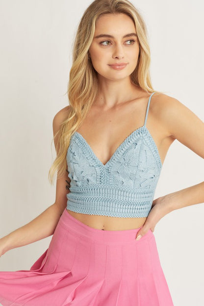 TEXTURED LACE D CROP TOP