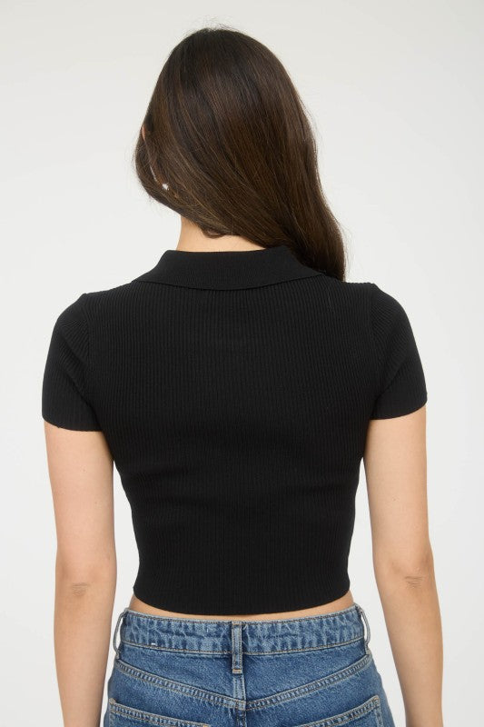 COLLARED HALF ZIPPED KNIT CROP TOP