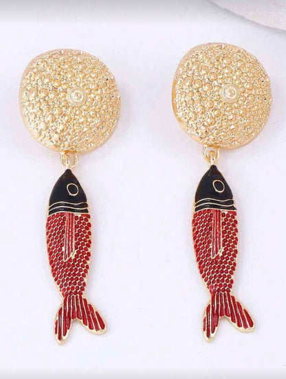 FISH PENDANT ROUND GOLD EARRINGS