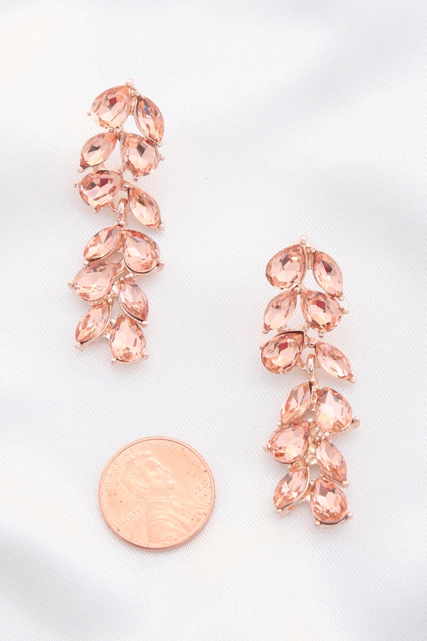 TEARDROP ELEGANT RHINESTONE EARRING