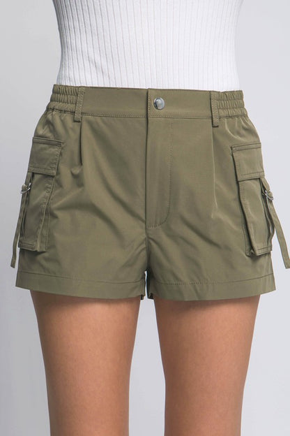 CARGO SHORTS WITH ADJUSTABLE SIDE POCKETS