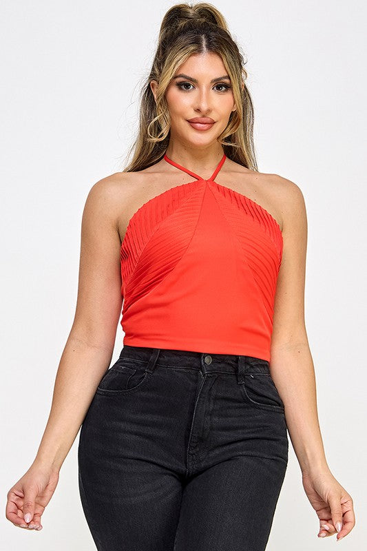 HALTER NECK LEAF DETAIL CROP TOP