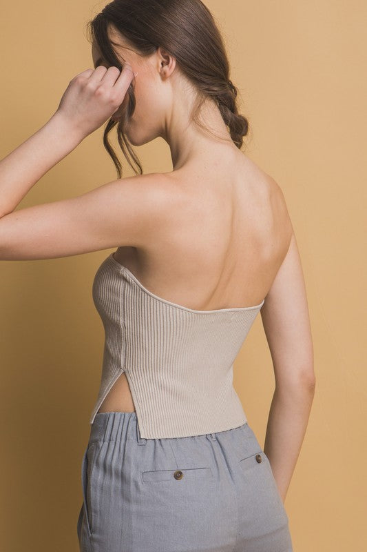 STRAPLESS TOP WITH SIDE SLIT