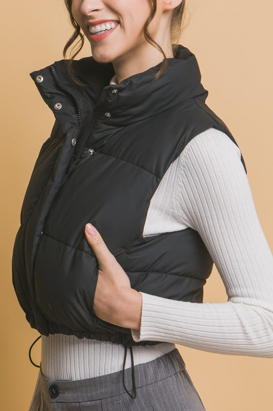 CROPPED PUFFER VEST WITH POCKETS