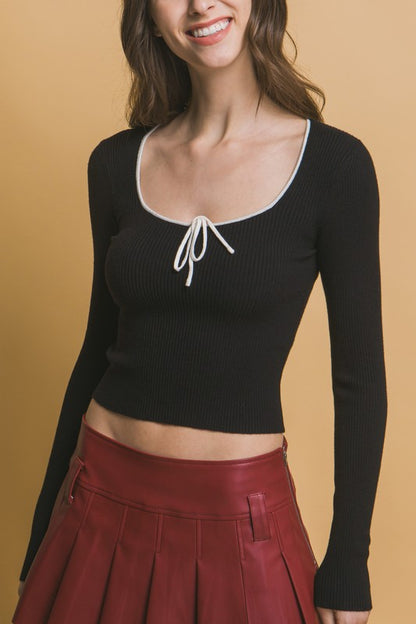 LOW NECK FRONT TIE KNIT TOP