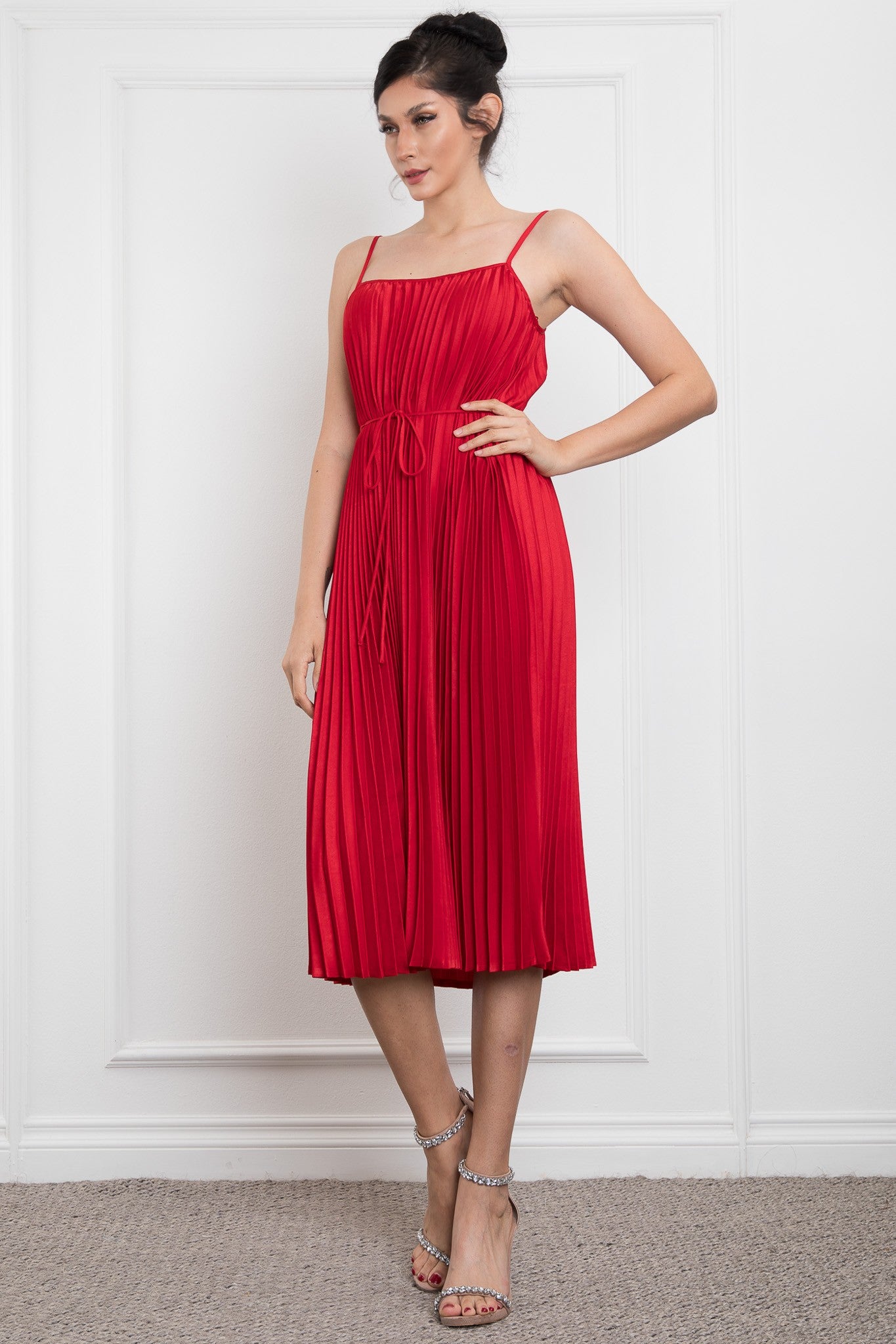 SPAGETTI SHOULDER PLEATED MIDI DRESS
