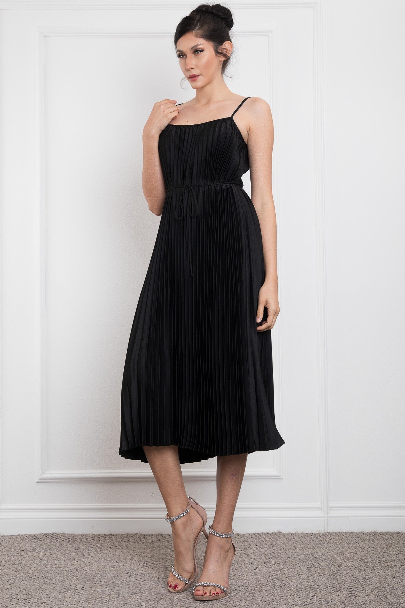 SPAGETTI SHOULDER PLEATED MIDI DRESS