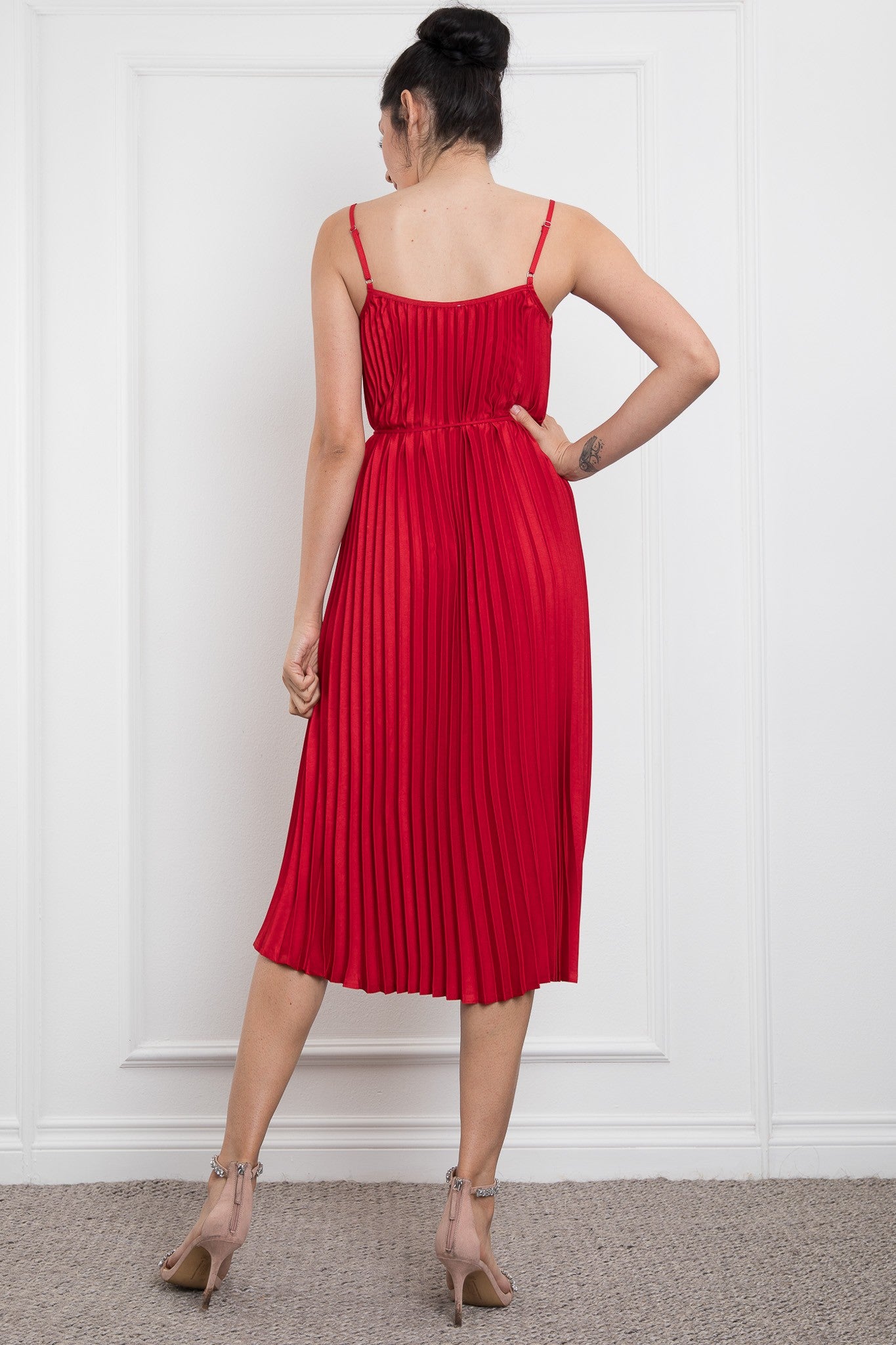 SPAGETTI SHOULDER PLEATED MIDI DRESS