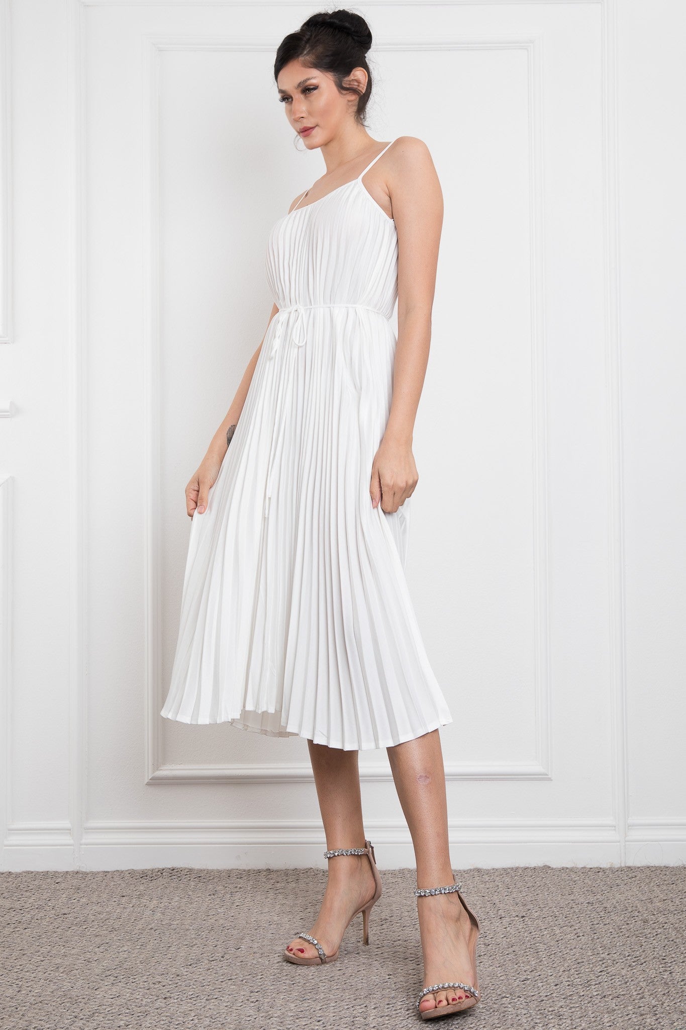 SPAGETTI SHOULDER PLEATED MIDI DRESS