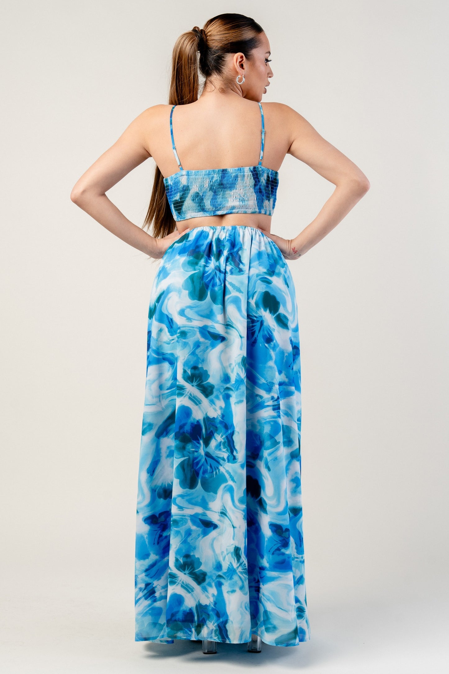 CHELSEA CHIFFON PRINT O-RING & V-NECK MAXI DRESS