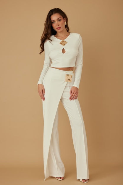 CROP TOP PANTS SET WITH GOLD ACCESSORIES