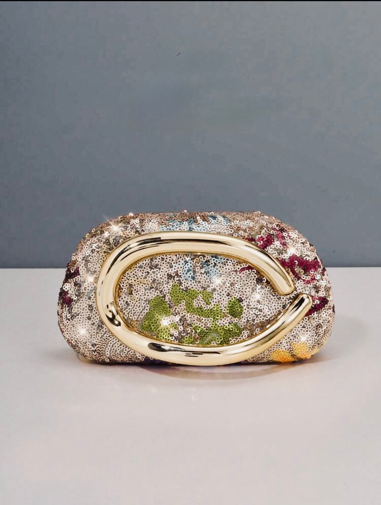 SHINY SEQUINED EVENING CLUTCH