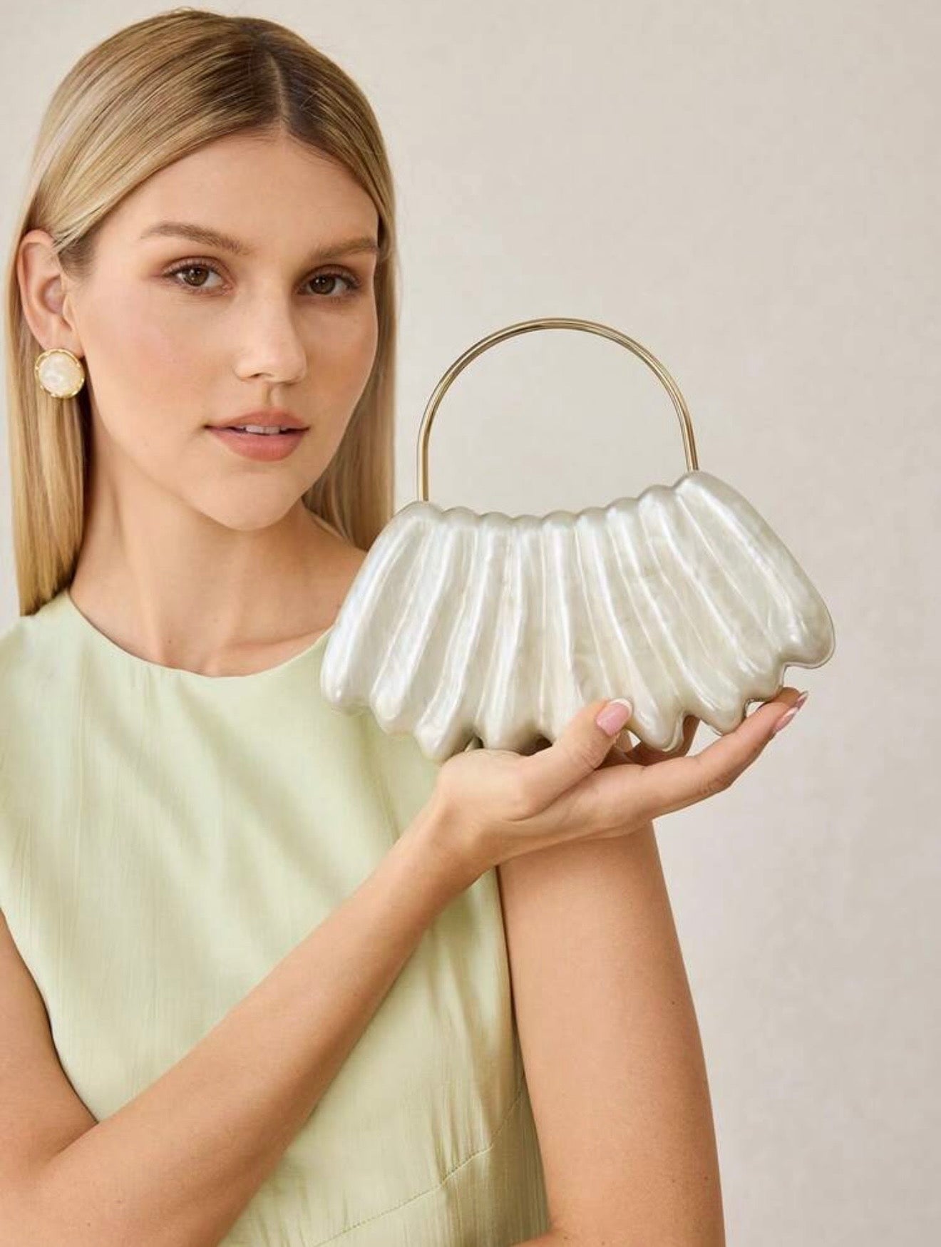 ACRYLIC SHELL SHAPED EVENING CLUTCH BAG