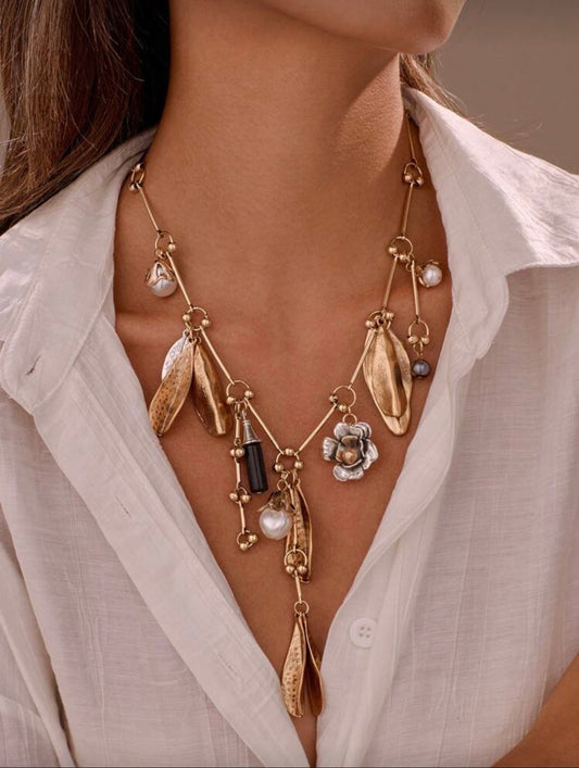LUXURY METAL FLOWER PENDANT NECKLACE