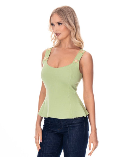 RIBBED TOP WITH GOLD ACCESSORIES
