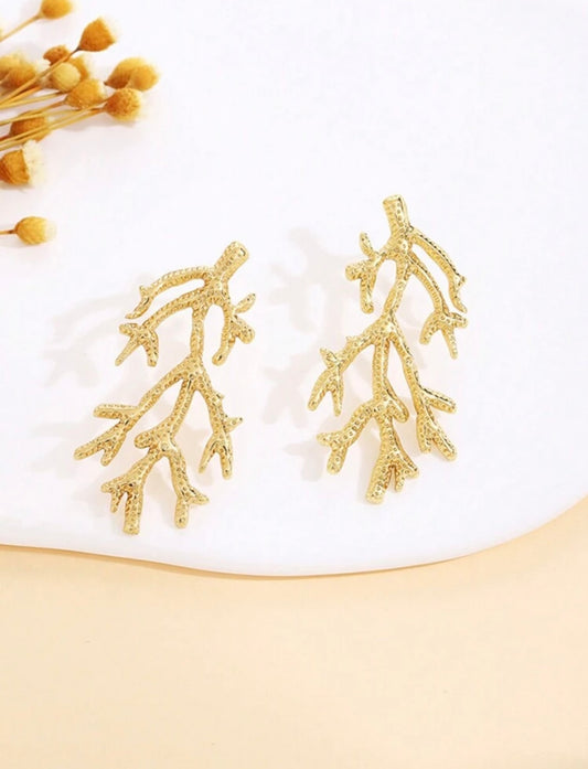 CORAL SHAPED GOLD EARRINGS