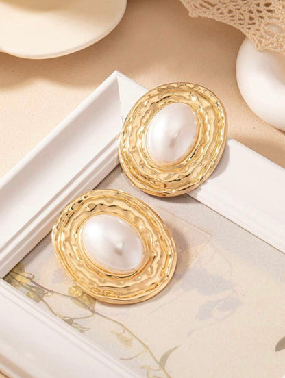 GEOMETRIC OVAL PEARL GOLD EARRINGS