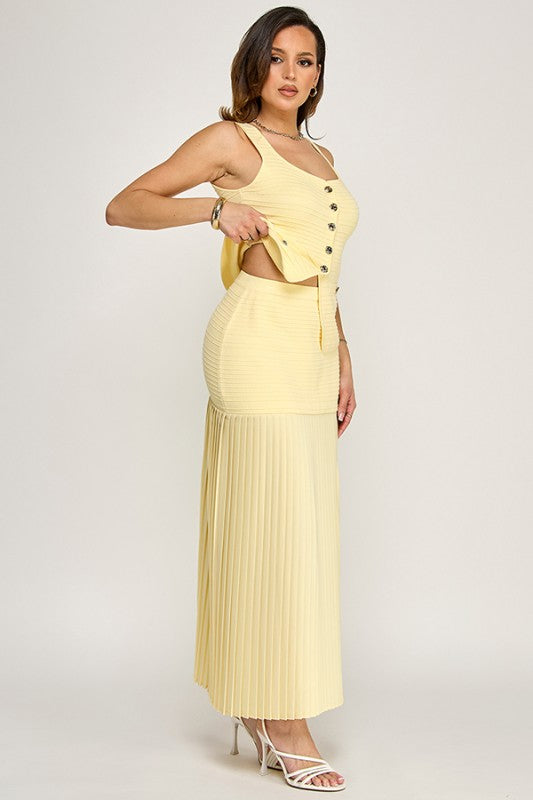 SWEATER VEST AND CONTRAST PLEATED SKIRT SET