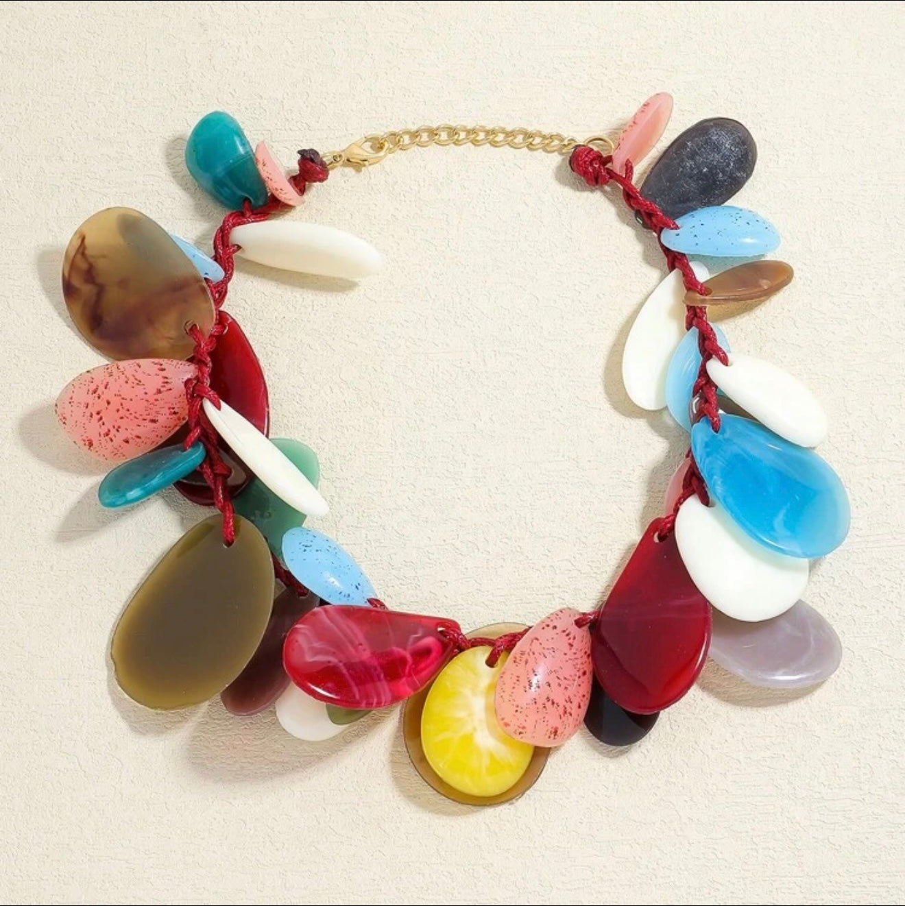 COLORED PETAL NECKLACE
