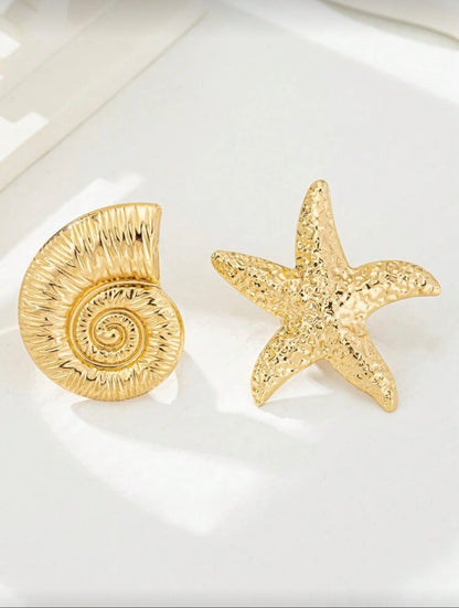 2 PCS EXAGGERATED SEASHELL & STARFISH GOLD RINGS