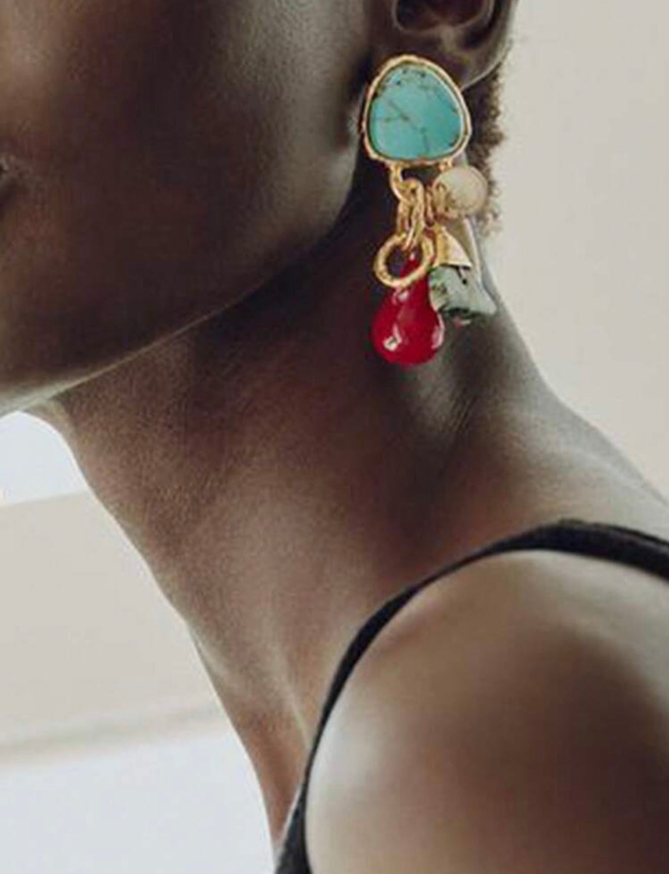 IRREGULAR GEOMETRIC RESIGN RETRO EARRINGS