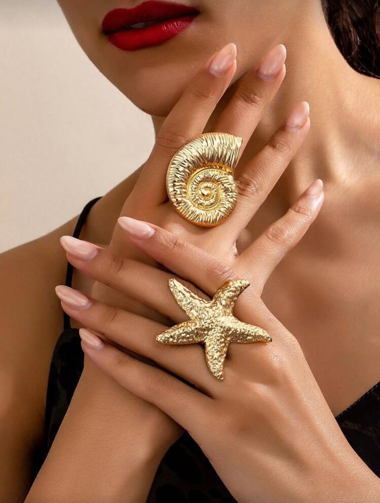 2 PCS EXAGGERATED SEASHELL & STARFISH GOLD RINGS