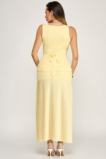 SWEATER VEST AND CONTRAST PLEATED SKIRT SET