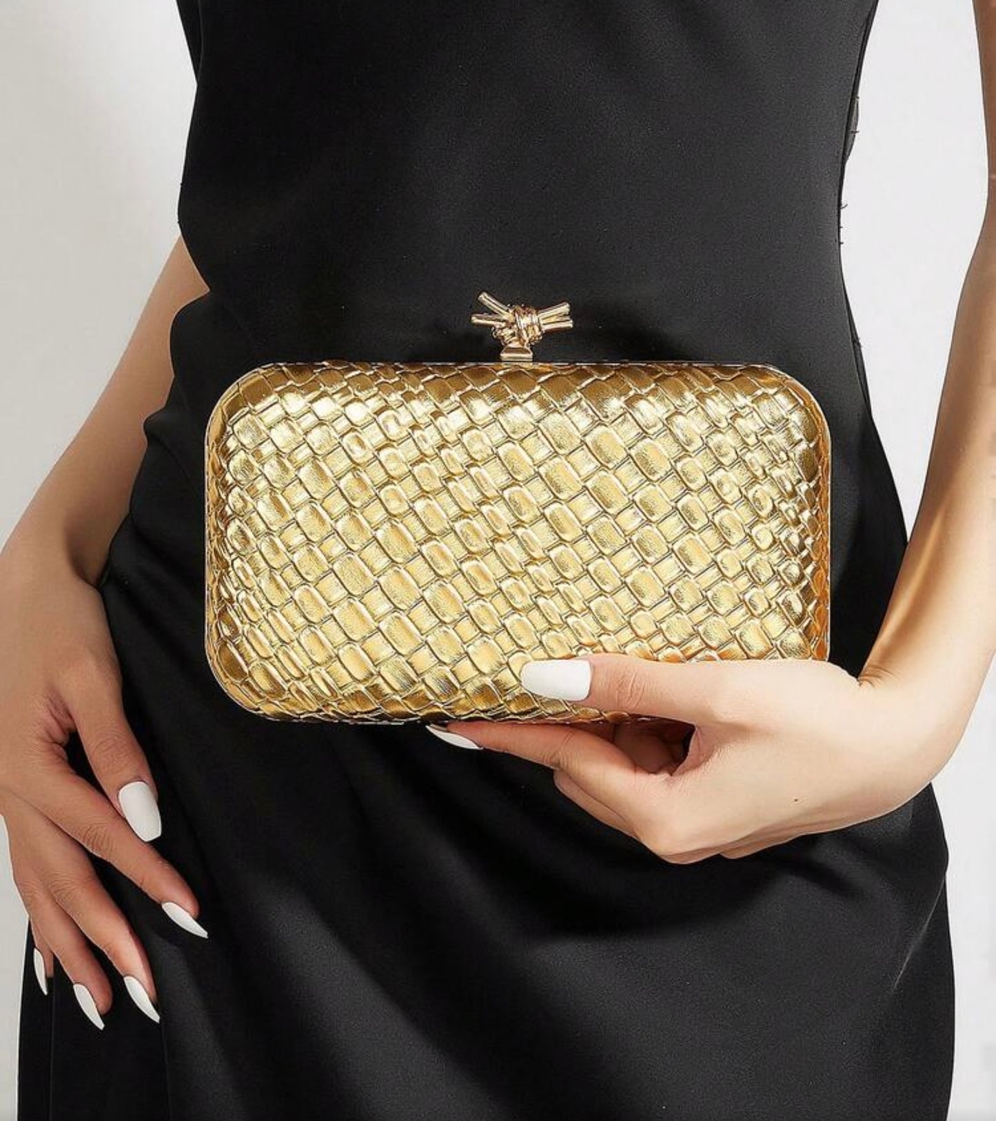 TEXTURED LEATHER EVENING CLUTH BAG