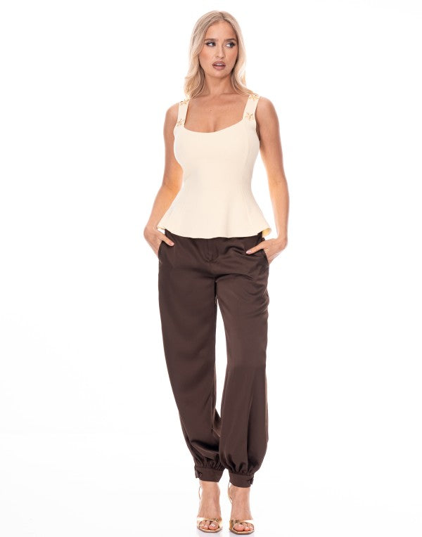 RIBBED TOP WITH GOLD ACCESSORIES