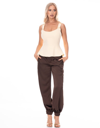 RIBBED TOP WITH GOLD ACCESSORIES