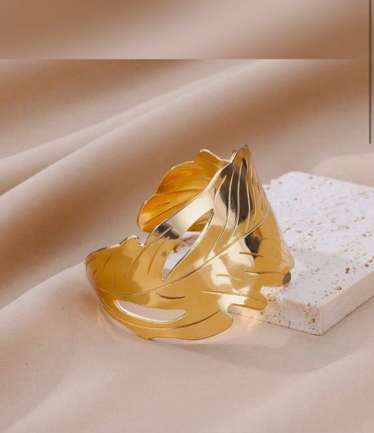 18K GOLD PLATED STAINLESS STEEL TEXTURED BRACELET