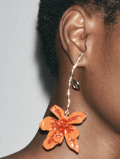 STEM DROP METAL FLOWER EARRINGS