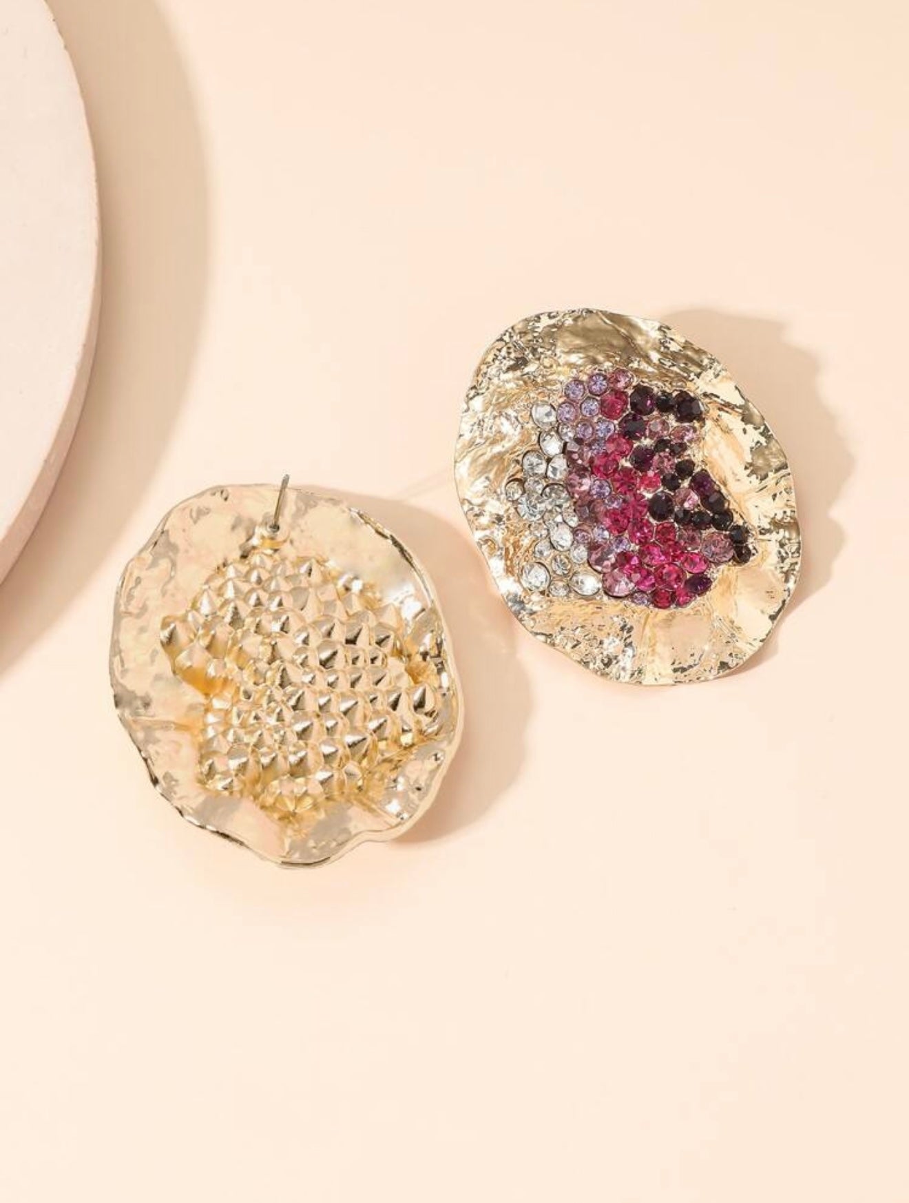 RHINESTONE TEXTURED STUDD EARRINGS