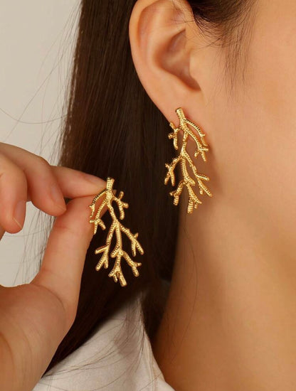 CORAL SHAPED GOLD EARRINGS