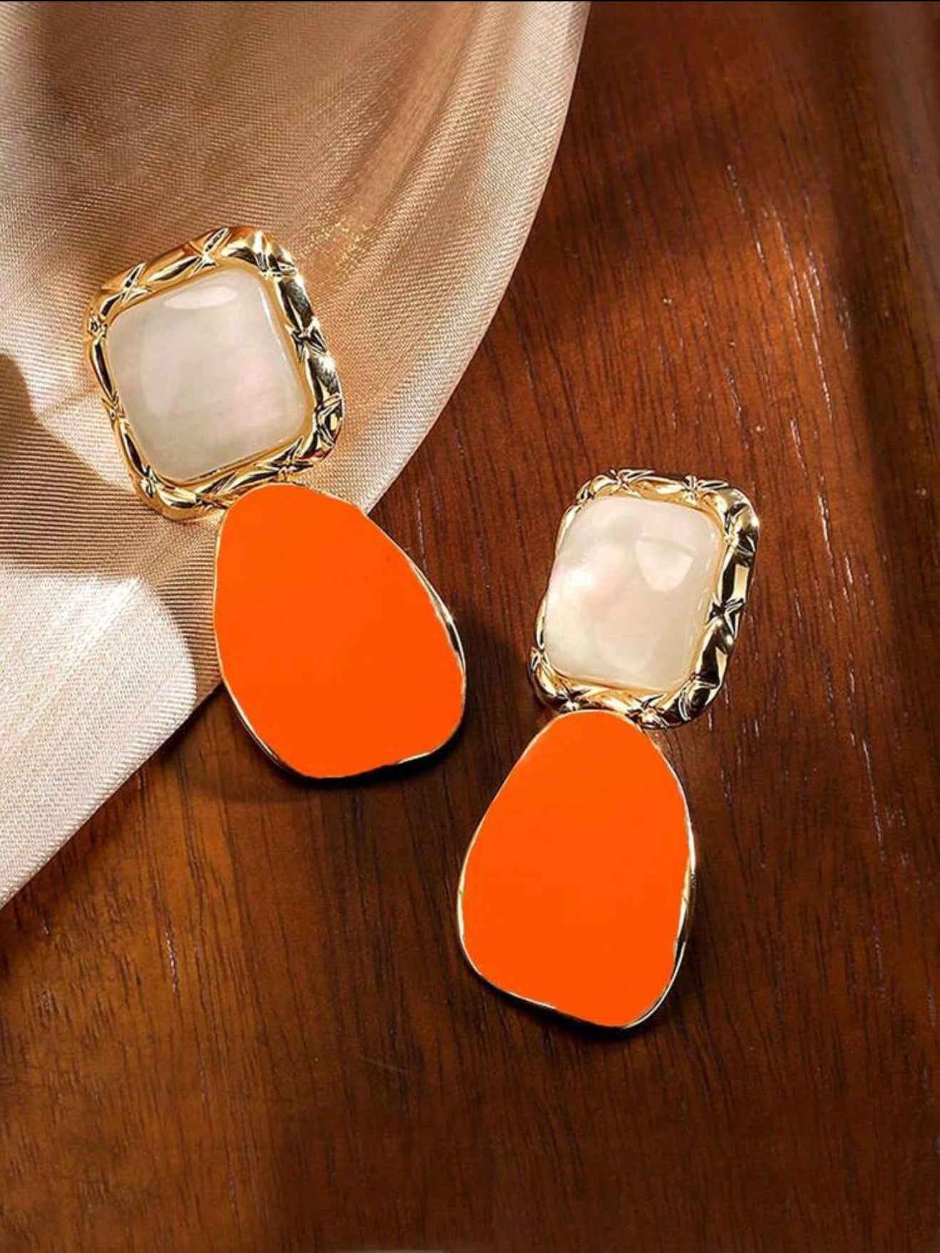 SQUARE EARRINGS