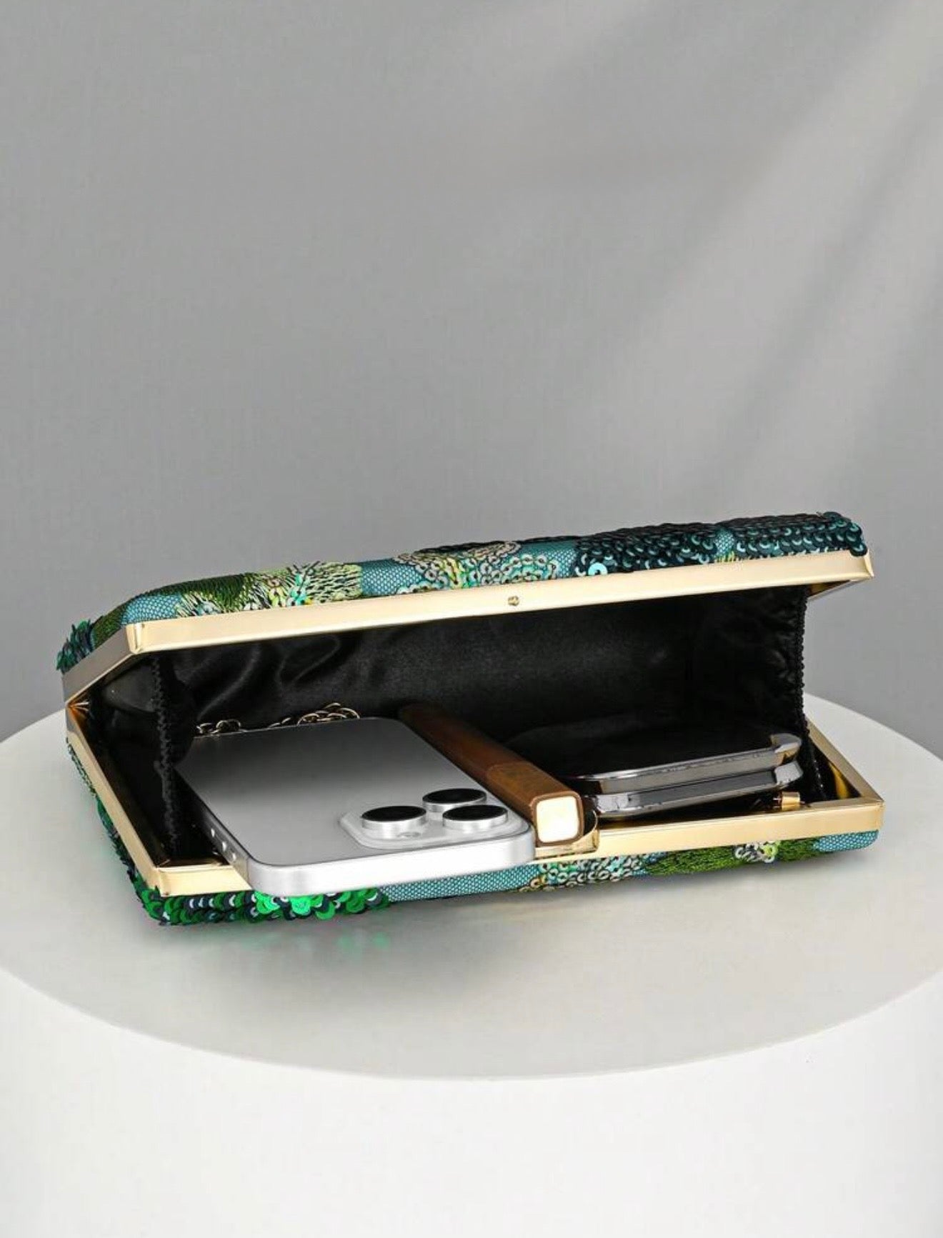 SEQUIN EMBROIDERED FLORAL CLUTCH BAG
