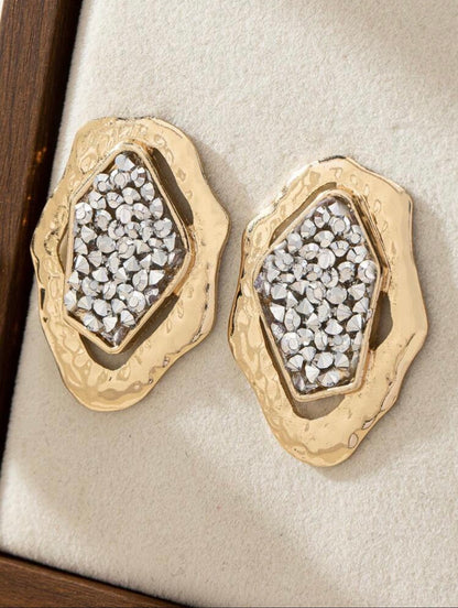OVERSIZED GEOMETRIC STUD EARRINGS