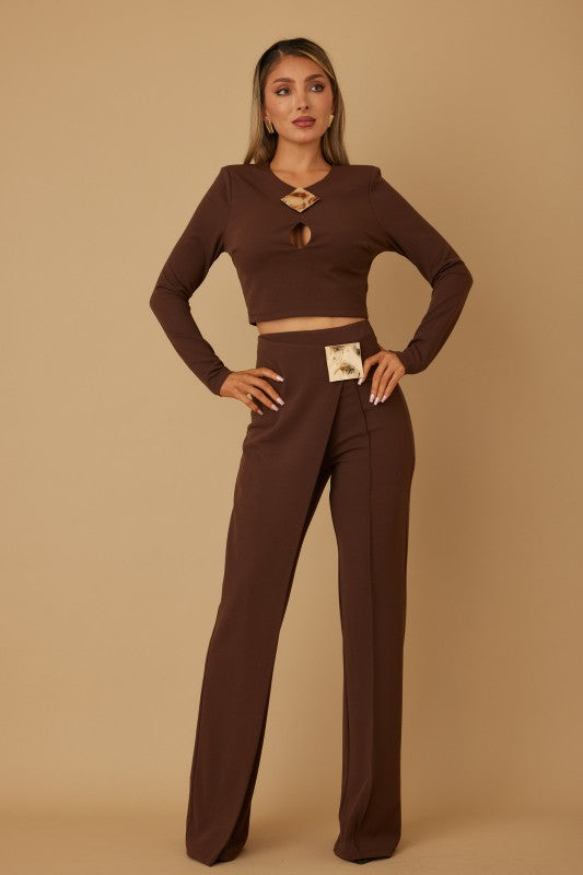 CROP TOP PANTS SET WITH GOLD ACCESSORIES