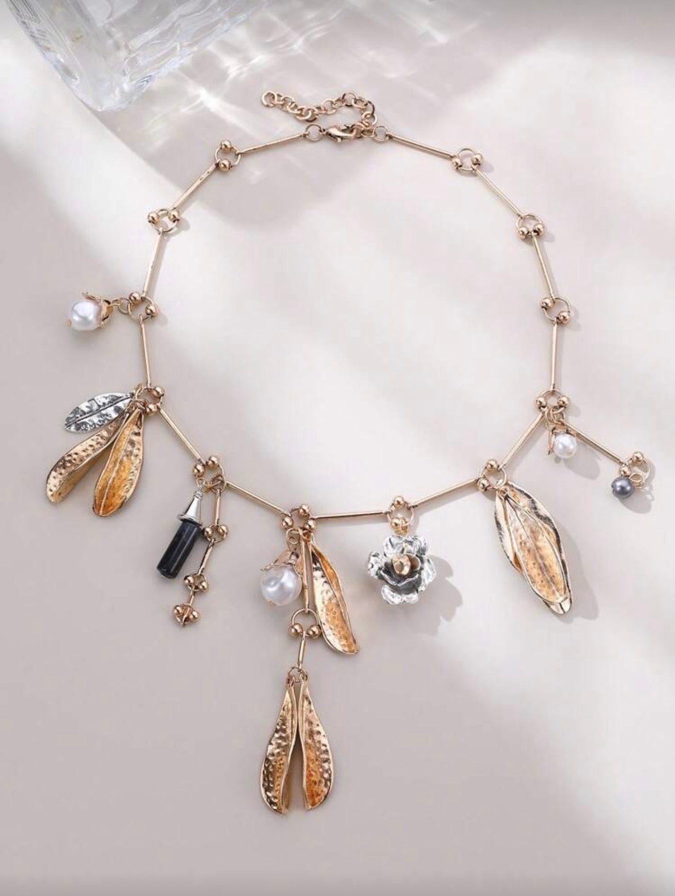 LUXURY METAL FLOWER PENDANT NECKLACE