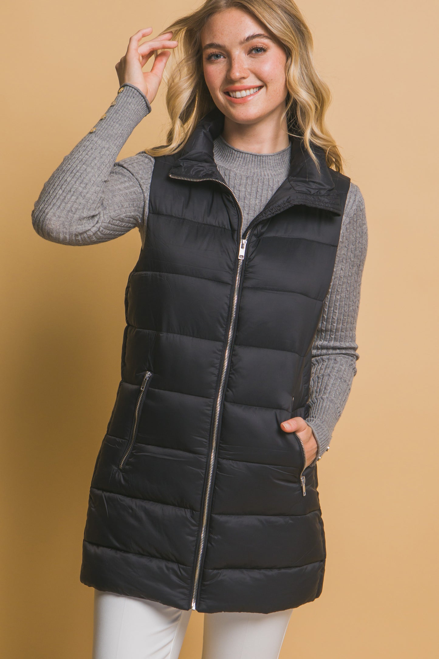 SLEEVLESS PUFFER VVEST WITH POCKETS