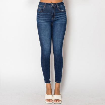 SLIGHTLY DISTRESSED SUPER STRETCHY SKINNY