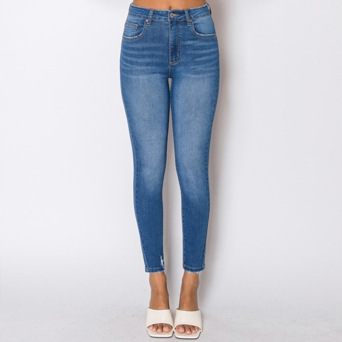 SLIGHTLY DISTRESSED SUPER STRETCHY SKINNY