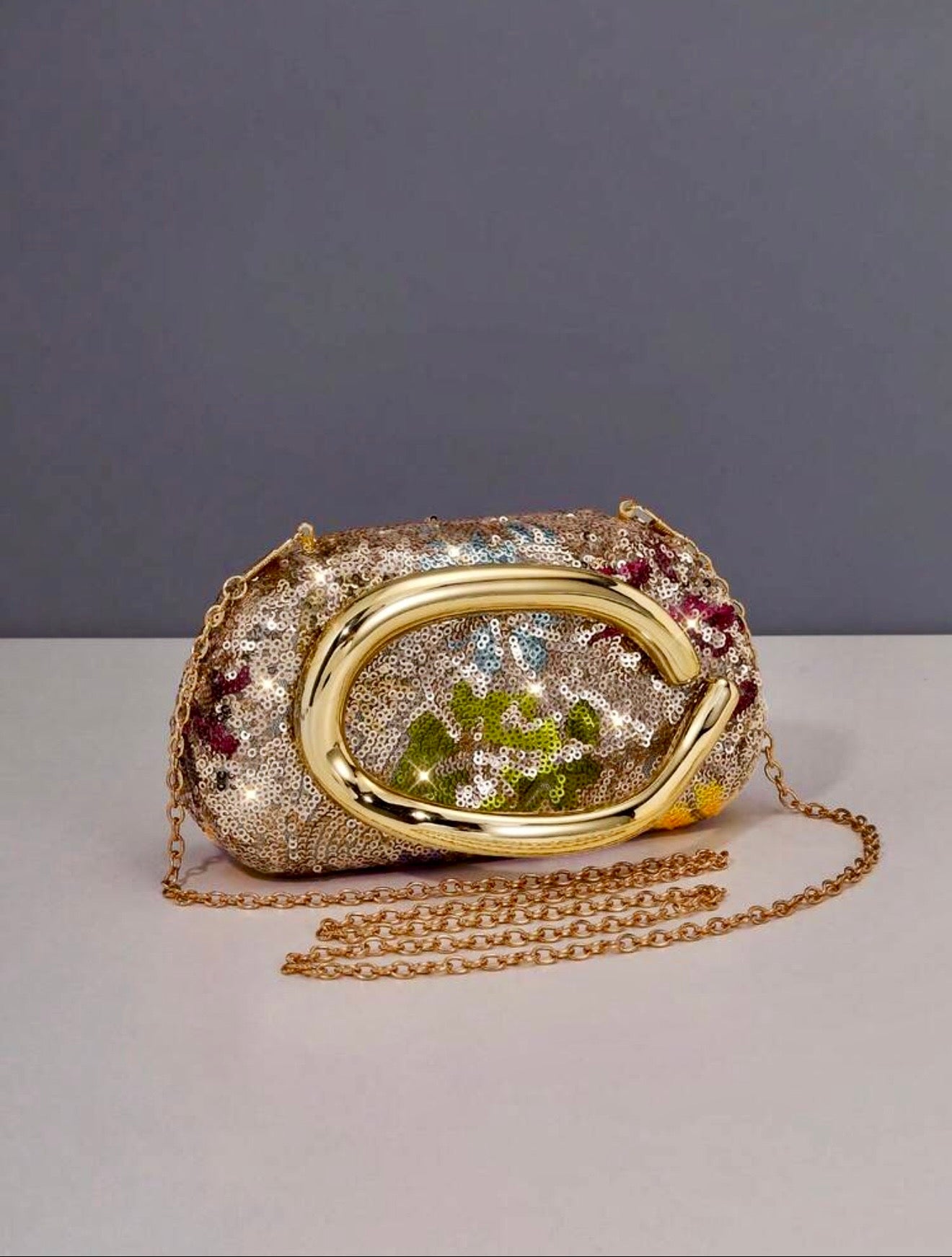 SHINY SEQUINED EVENING CLUTCH