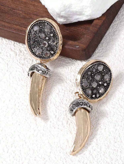 ANIMAL HORN DISTRESSED EARRINGS